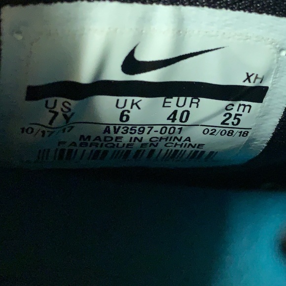 Nike Kyrie 4 Mamba Mentality Sneakers Size 7Y - Picture 9 of 10